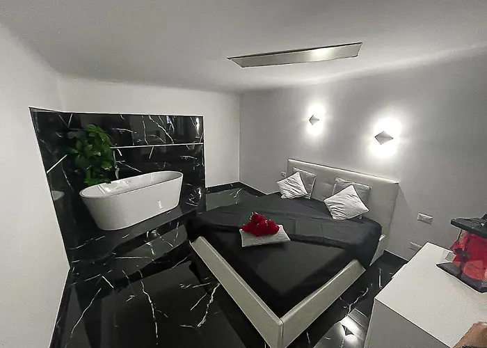 The Marble House * Bari