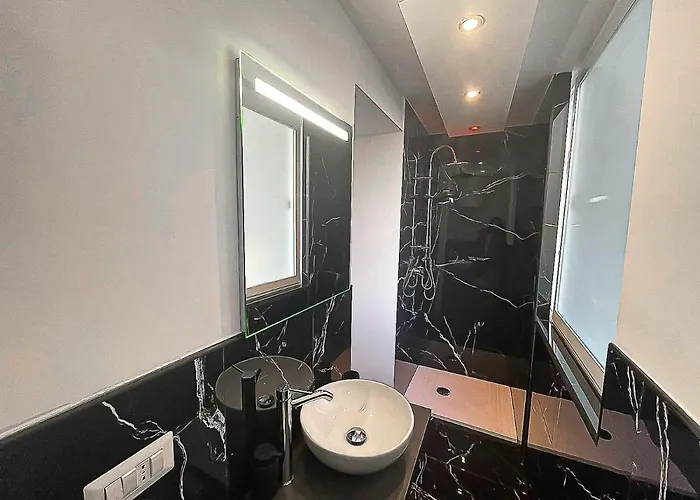 The Marble House * Bari